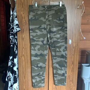 🔥5/20🔥 Dip Green Camo Pants Sz 13
